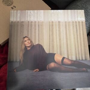 Hilary Duff Signed Vinyl (See all Pictures)